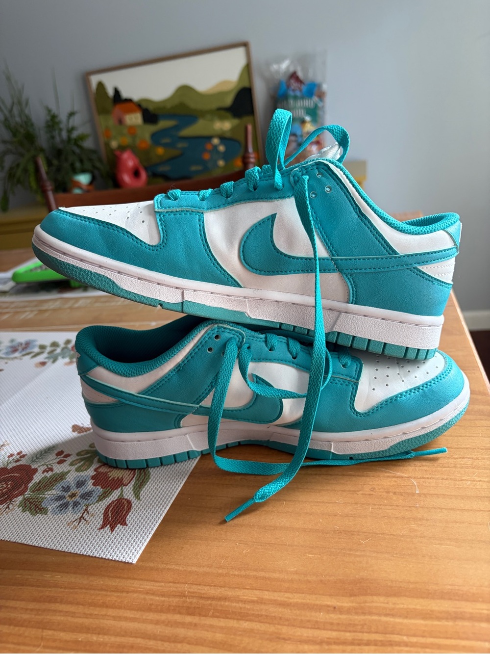 Nike Low-Top Sneakers in Turquoise & White - Picture 7 of 8